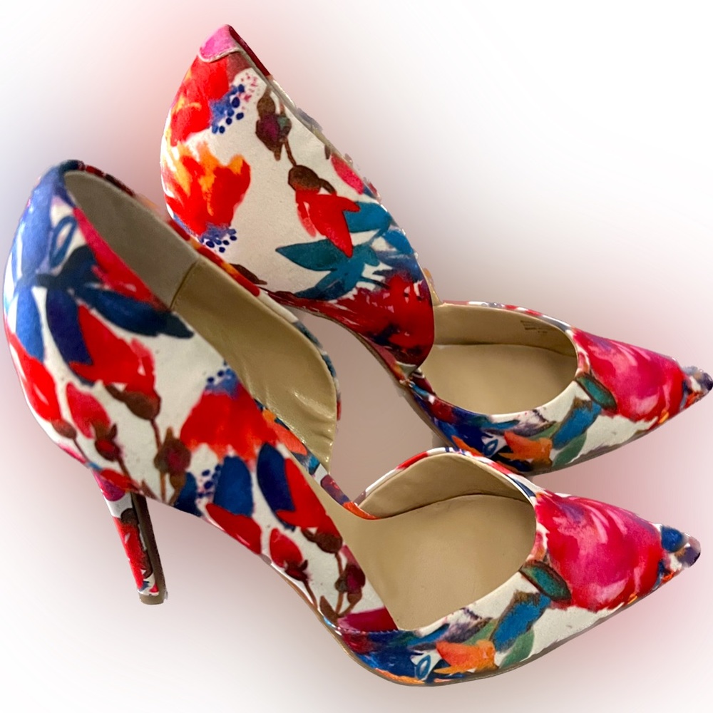 GUESS Pumps